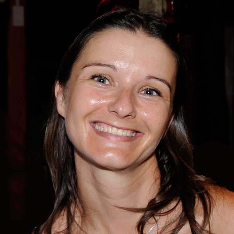 Stéphanie – Hôtesse & Cuisinière